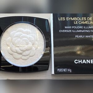Les Symboles De Chanel Oversize Illuninating Face Powder Pearly White